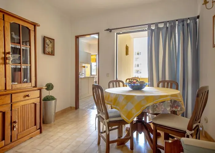 Daire Cozy Near The Portimão